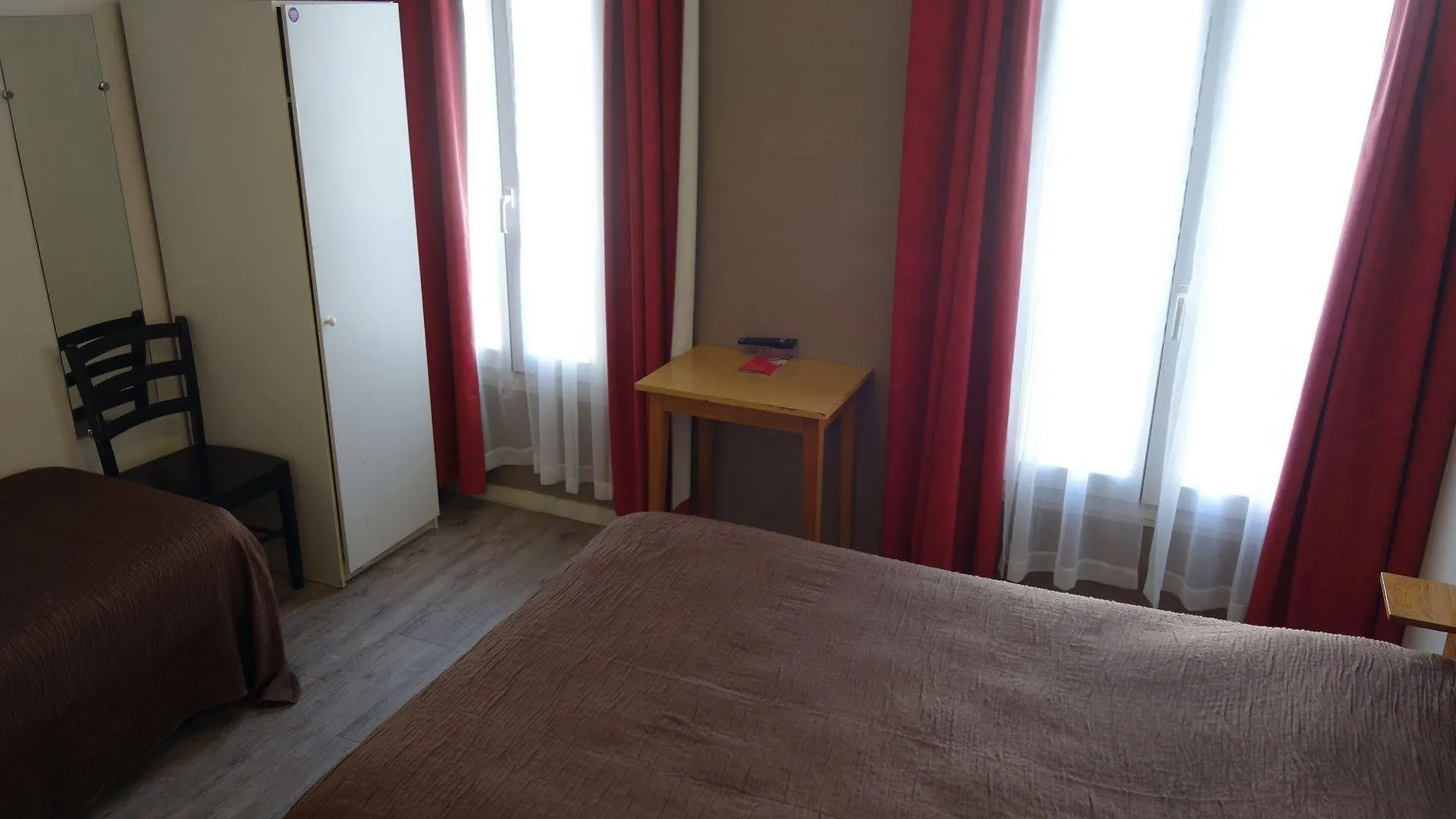 Hotel Acacia Parigi